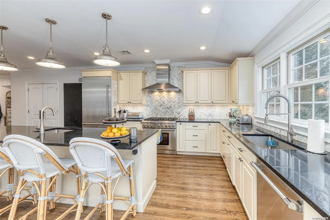 Photo of 49 Lindenmere Drive