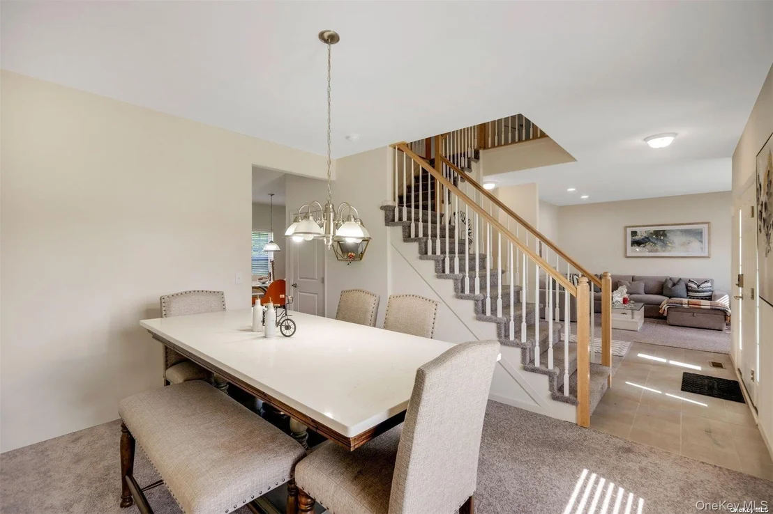 Photo of 7 Pondview Circle
