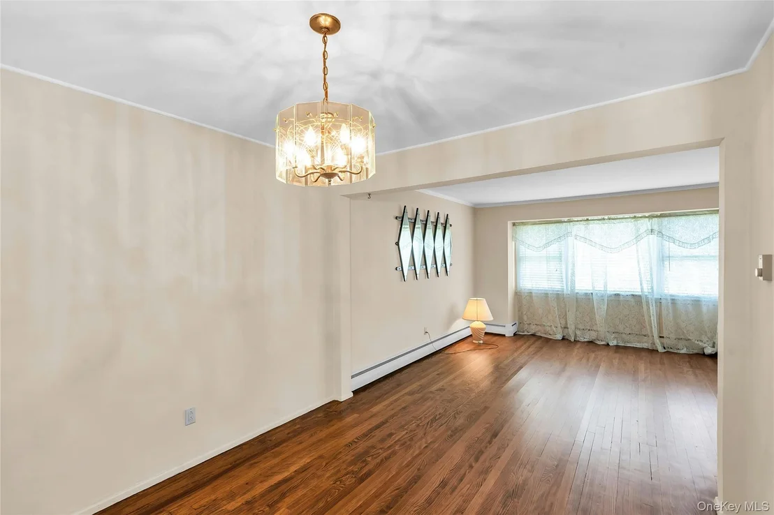 Photo of 4 Crabapple Lane