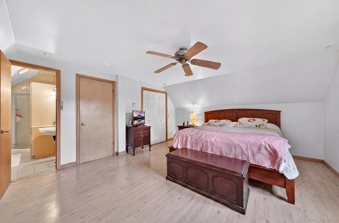 Photo of 48 Farries Avenue