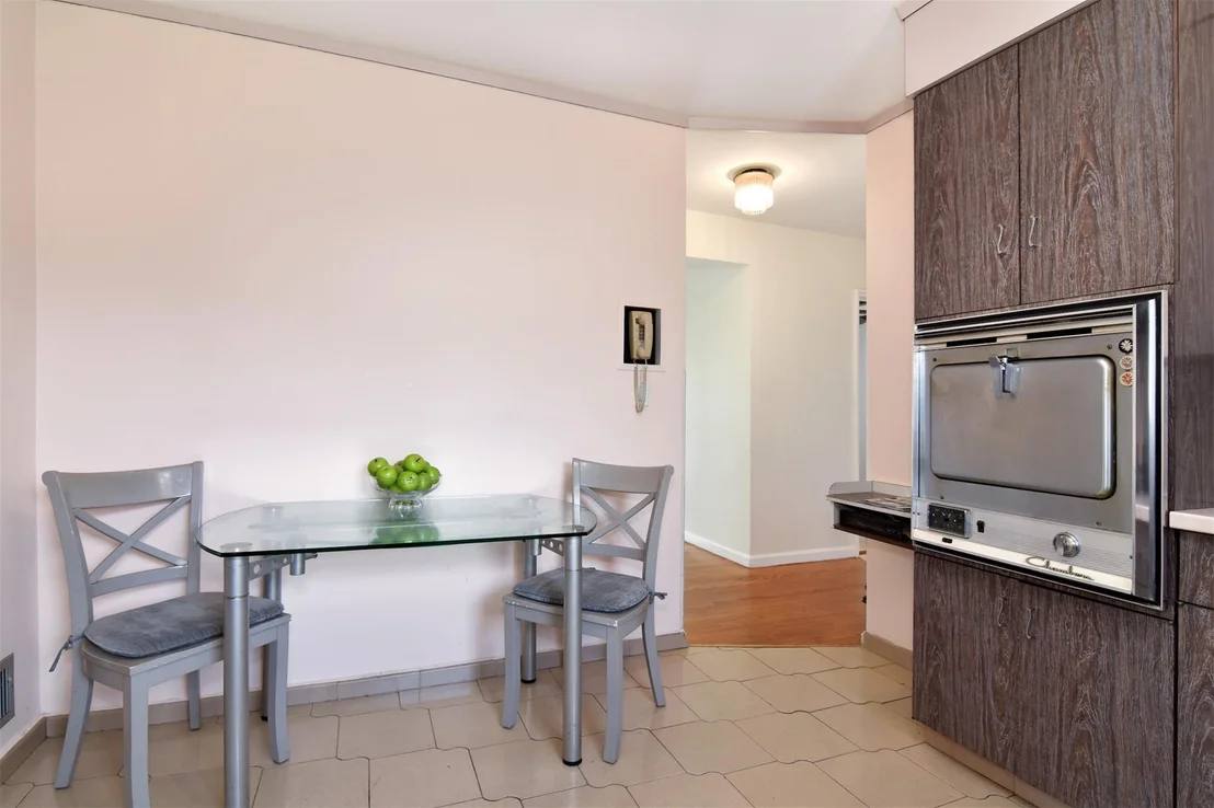 Photo of 164 Roundhill Drive