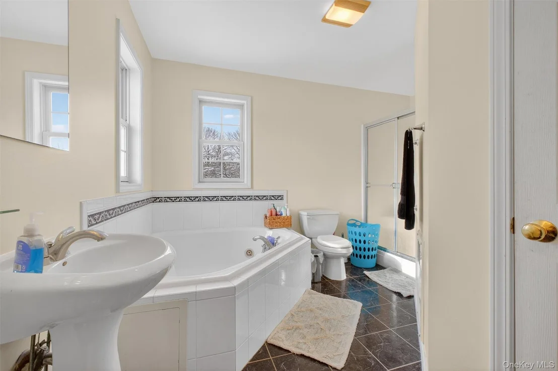 Photo of 192 Robinson Lane
