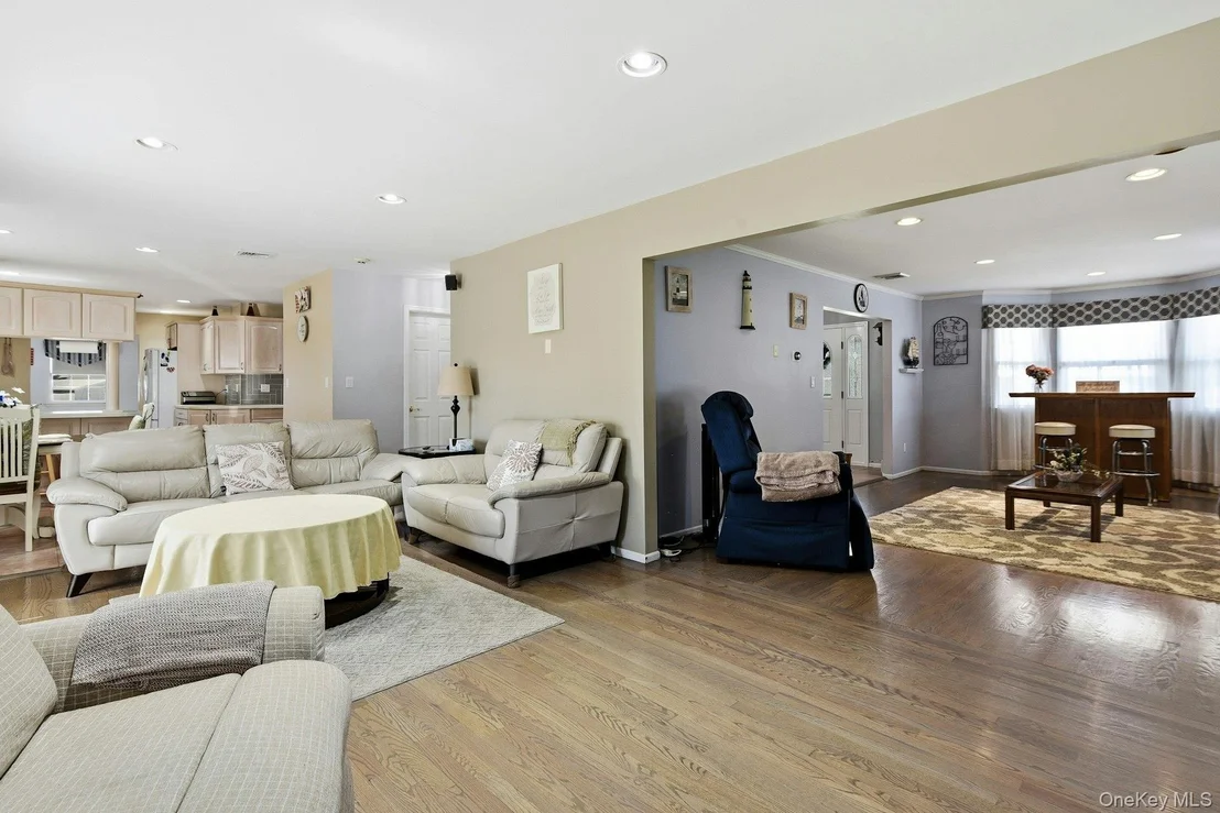 Photo of 35 Dennis Lane