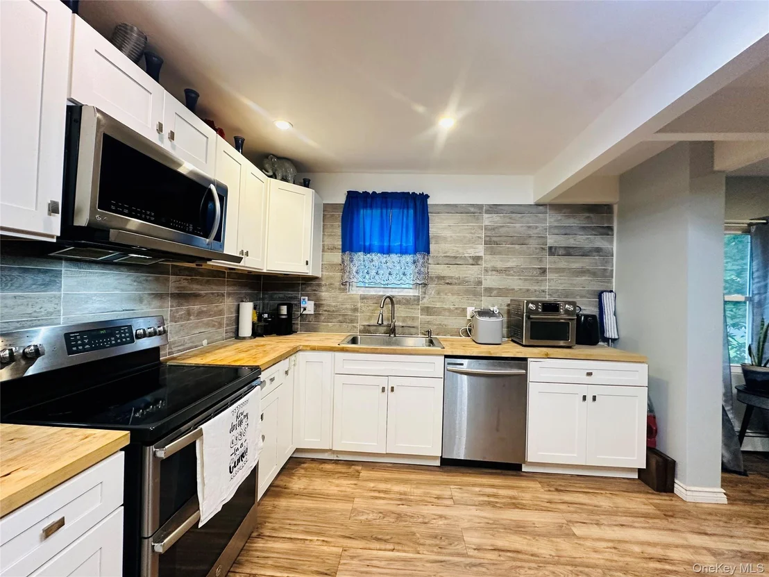 Photo of 14 Macdonnell Heights