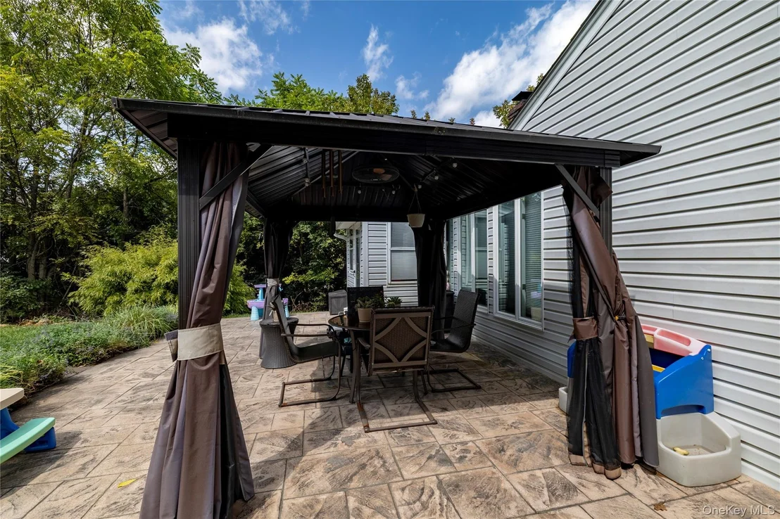 Photo of 281 Orchard Drive
