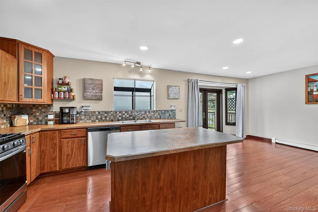 Photo of 22 Cambridge Circle