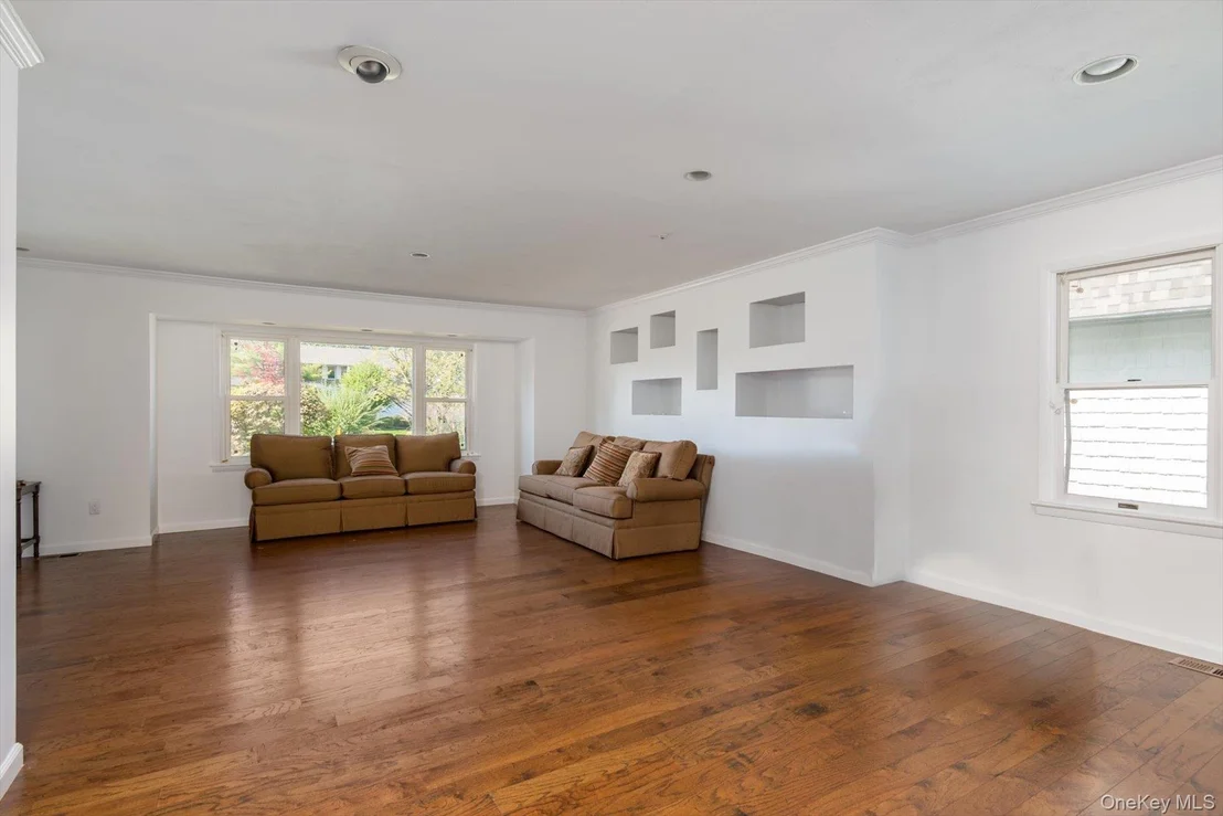 Photo of 27 Bridle Path