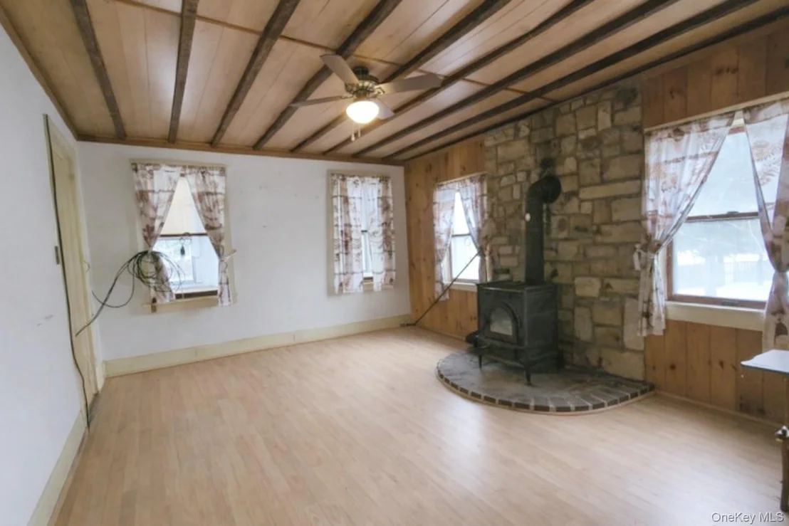 Photo of 8 Wisner Trail