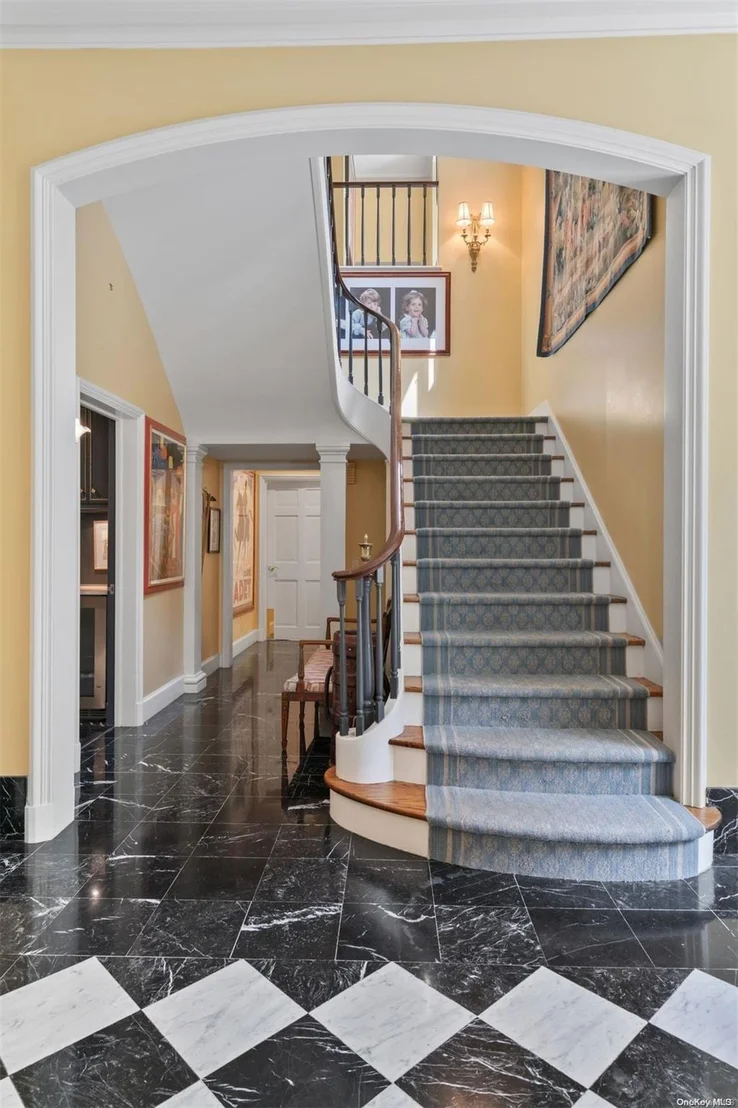 Photo of 232 Cleft Road