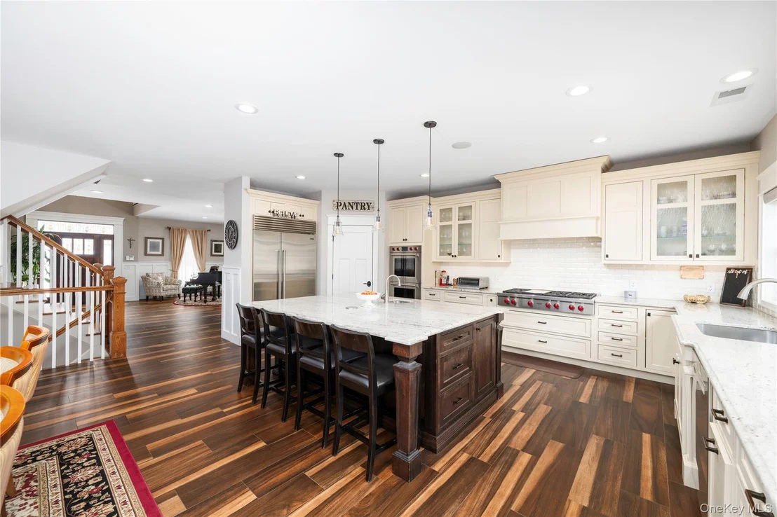 Photo of 1016 Forest Glen