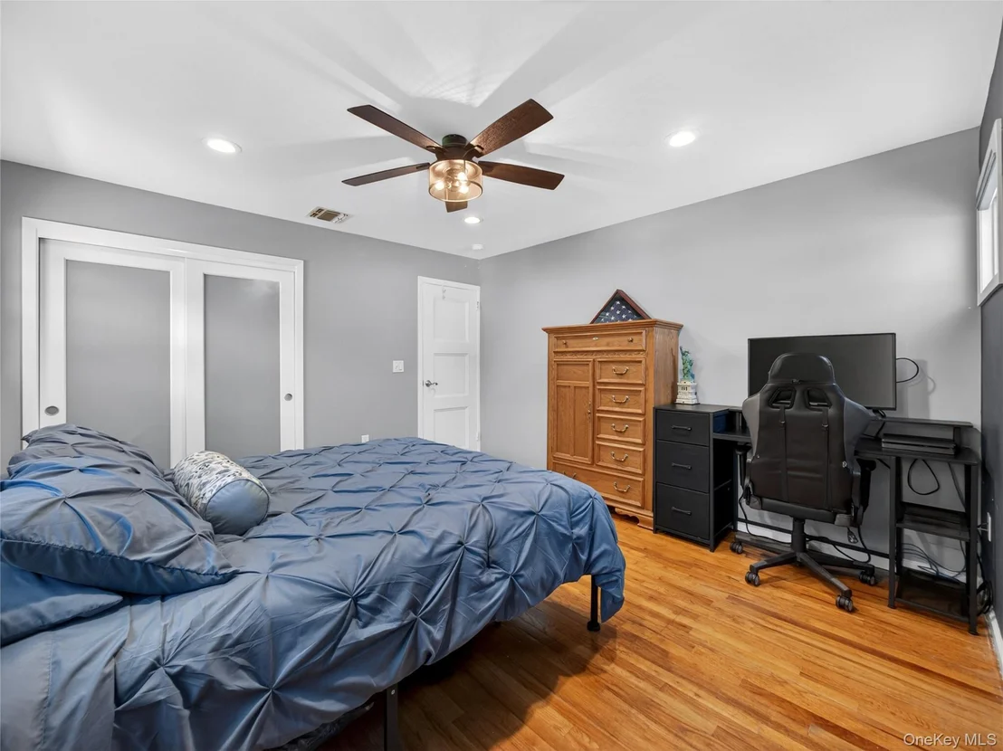 Photo of 42 Chestnut Oval
