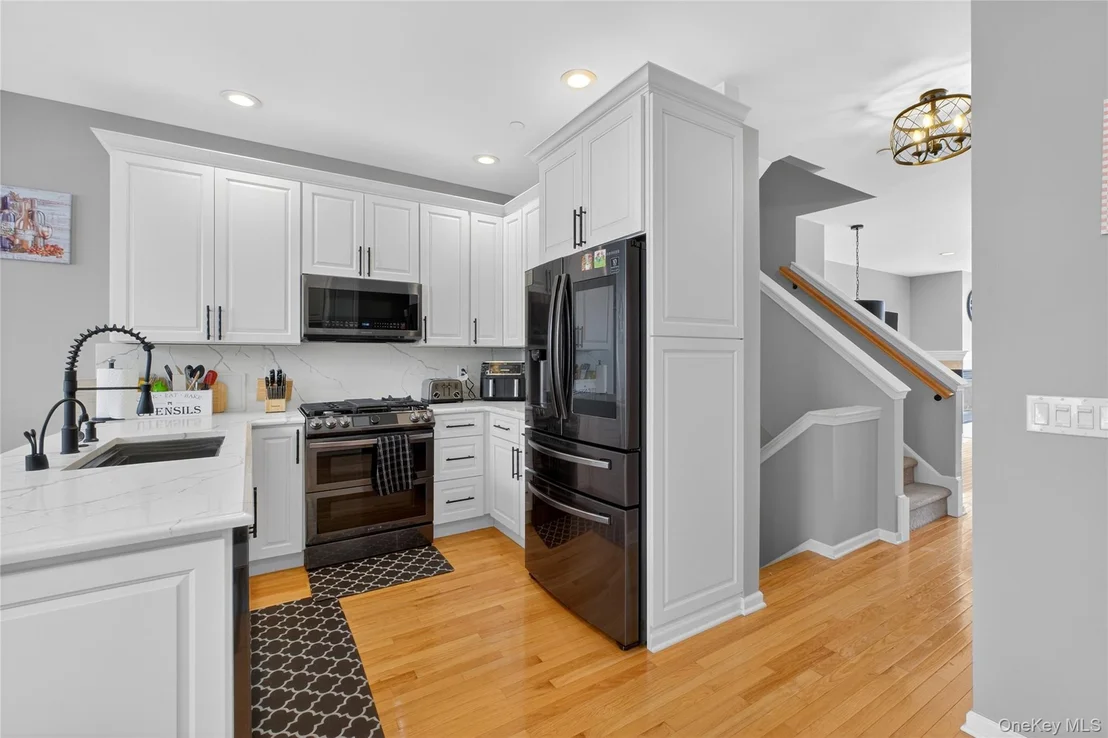 Photo of 310 Bridgeview Drive