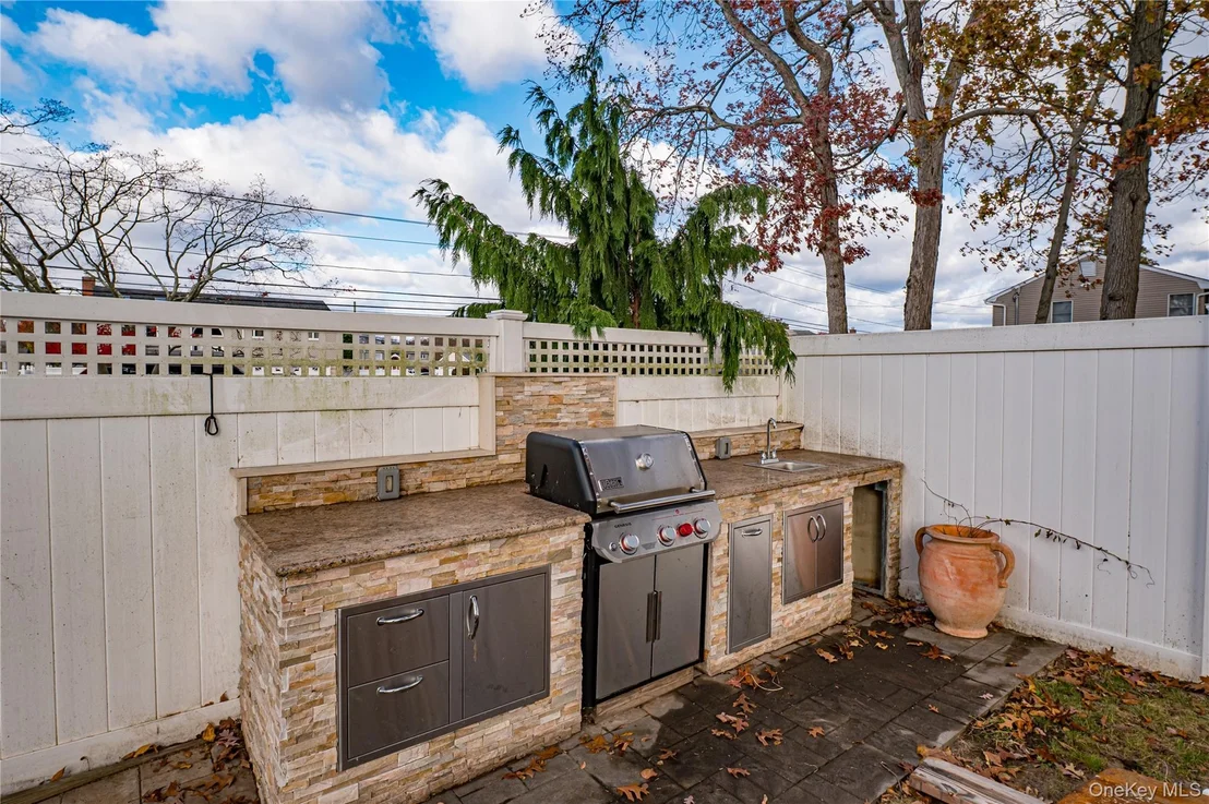 Photo of 31 Boulevard Avenue