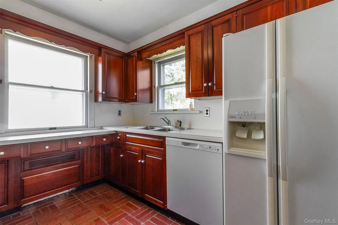 Photo of 15 Davis Avenue