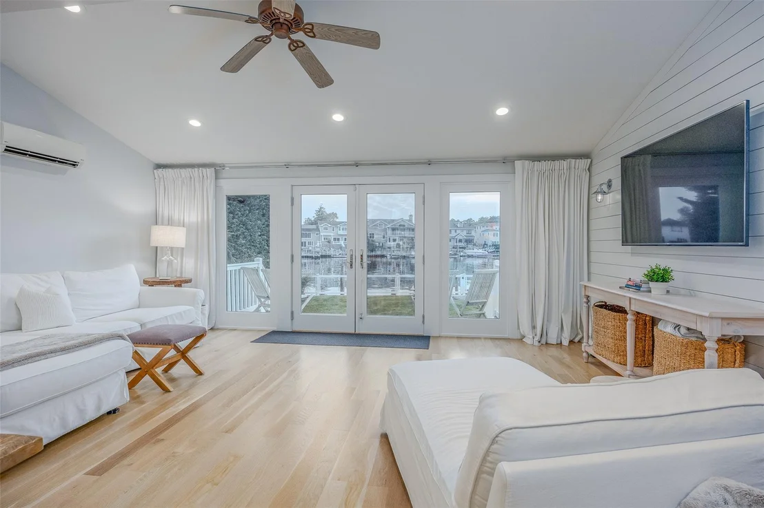 Photo of 2904 Harbor Road