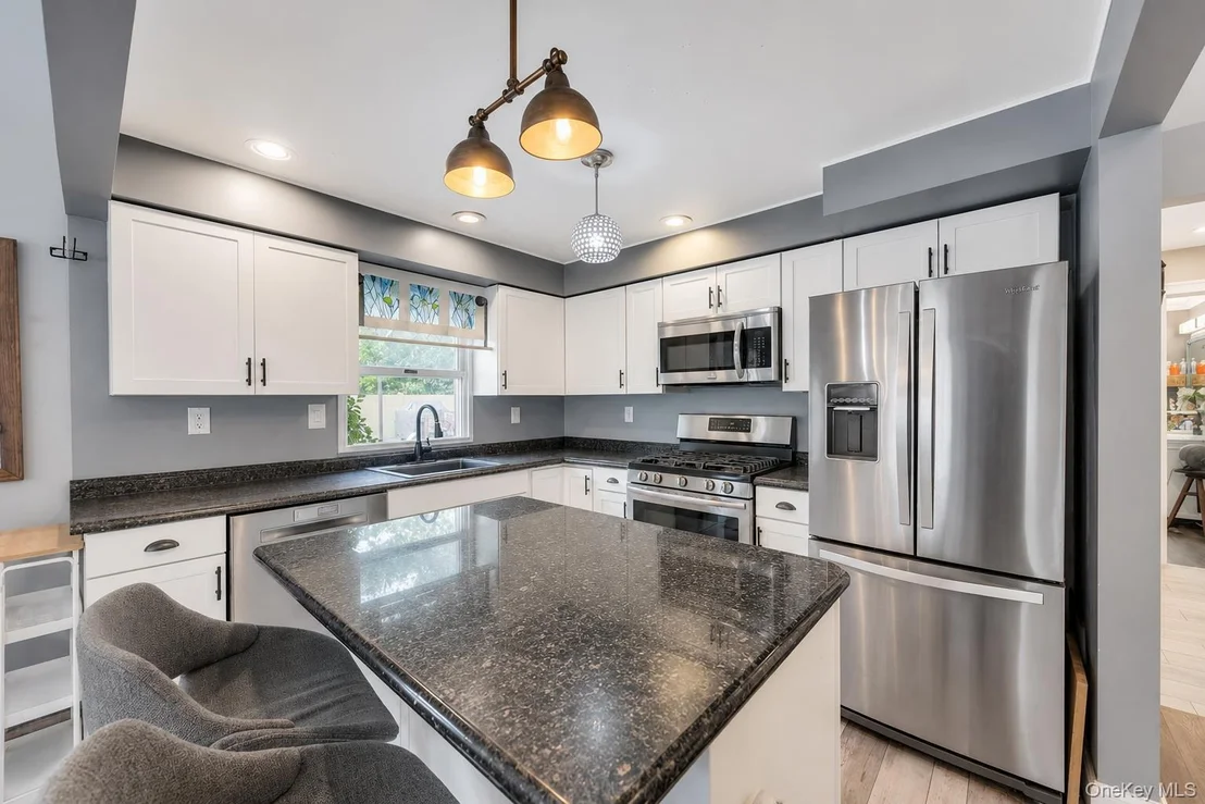 Photo of 115 Dahlia Drive