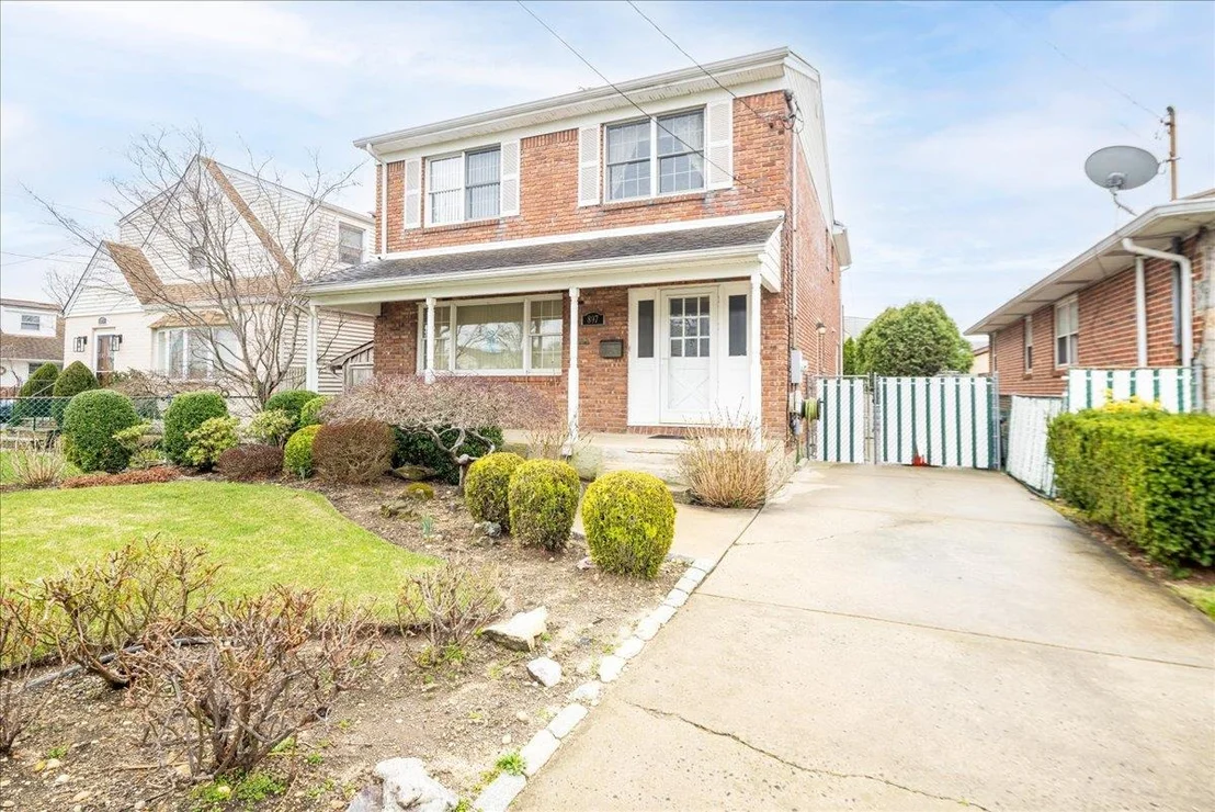Photo of 897 Second Avenue