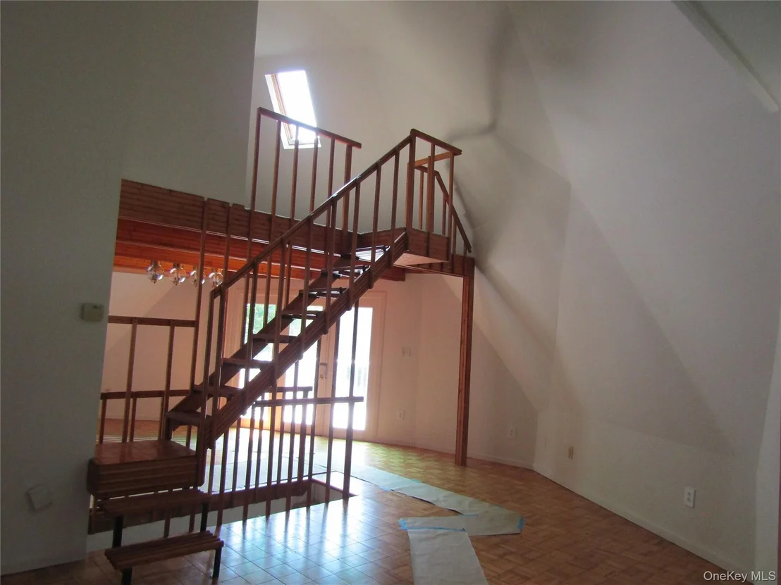 Photo of 374 Sprout Brook Road