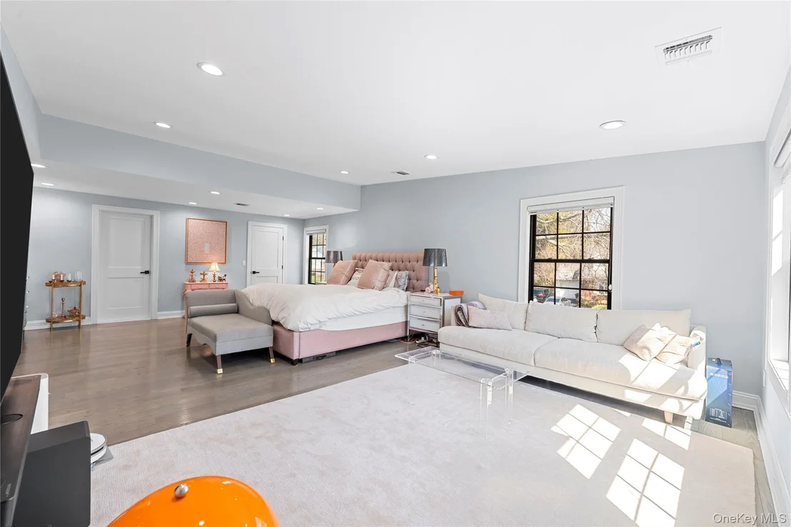 Photo of 2 Pine Drive S