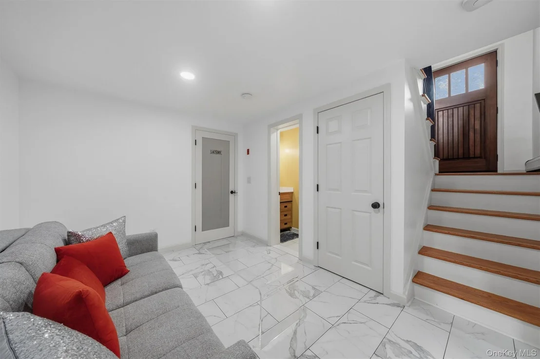Photo of 412 Laroe Road