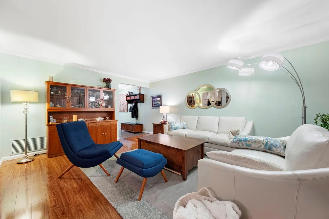 Photo of Unit J at 7 KNIGHTSBRIDGE