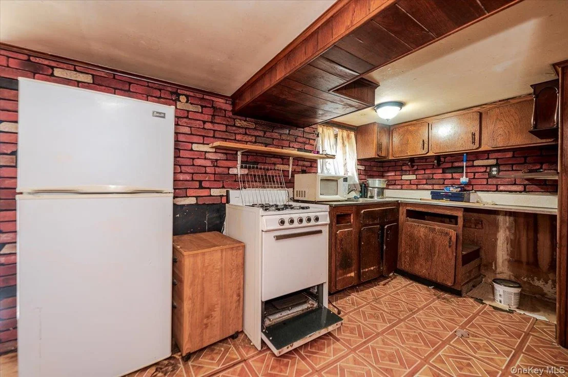 Photo of 535 Edison Avenue