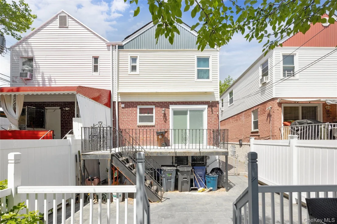 Photo of 3152 Randall Avenue
