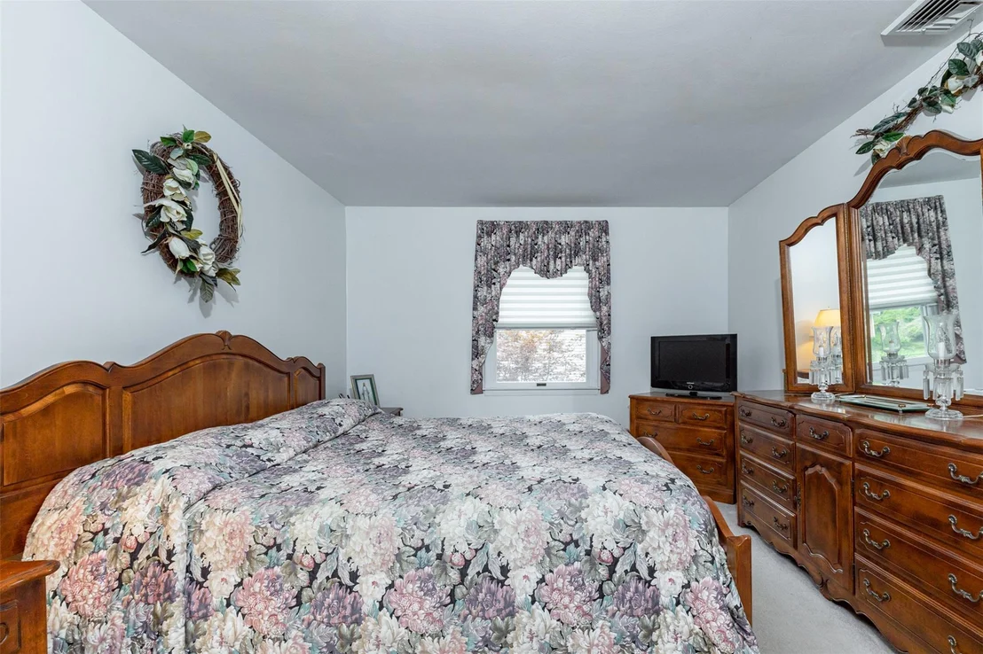 Photo of 10 Dana Place