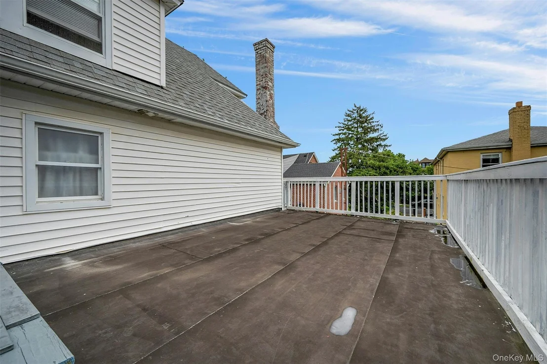 Photo of 1650 Research Avenue