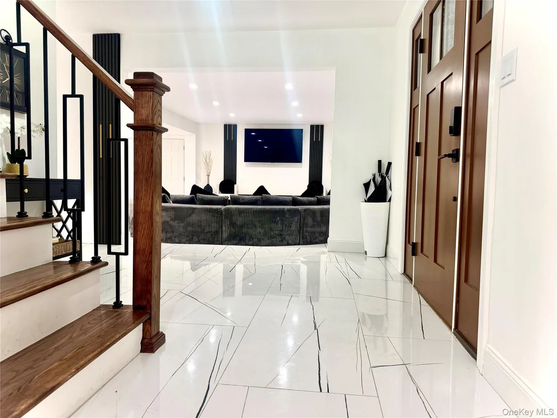 Photo of 2 Grove Avenue