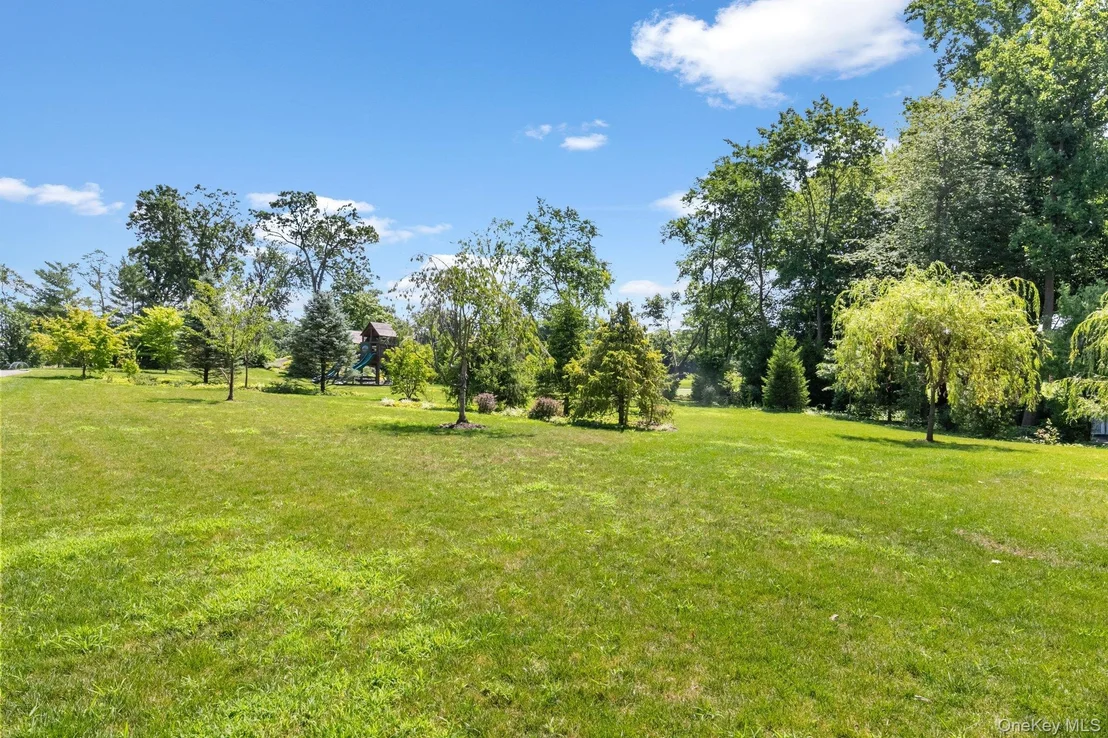 Photo of 16 Boxwood Lane