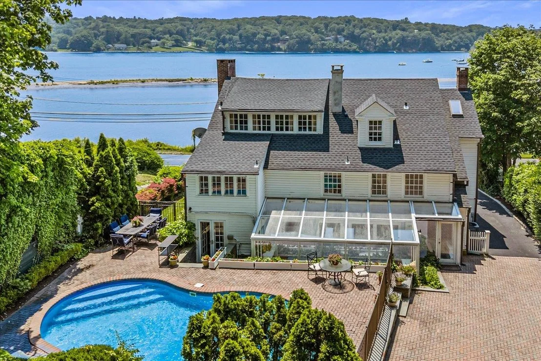 Photo of 50 Shore Road