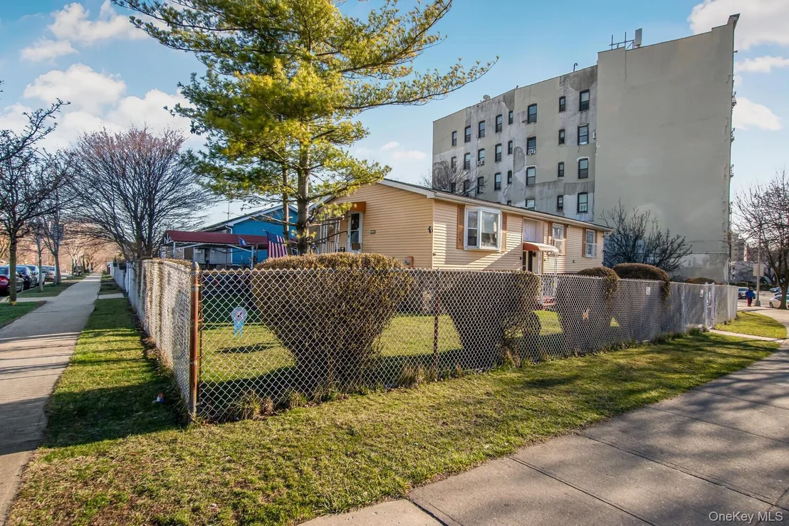 Photo of 1510 Boston Road