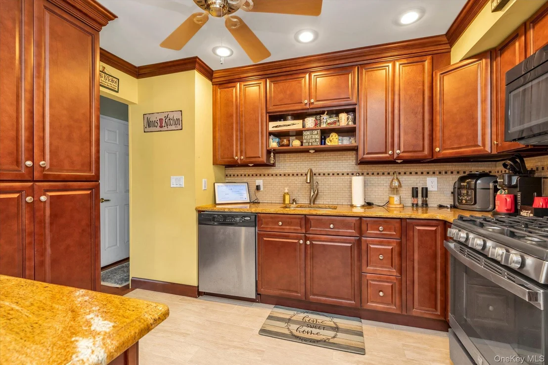 Photo of 3917 Miller Place
