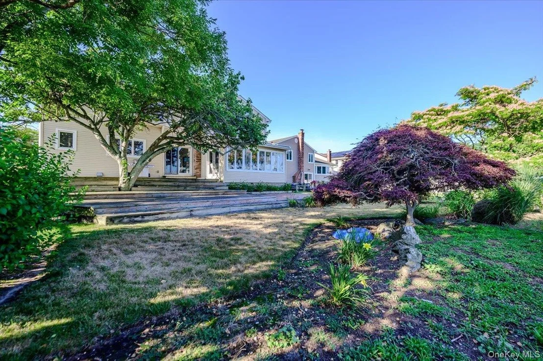 Photo of 330 Harbor Drive