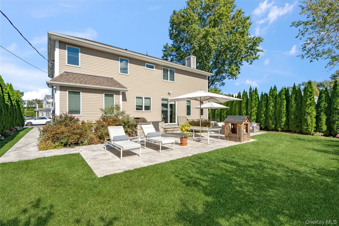 Photo of 55 Belmont Circle