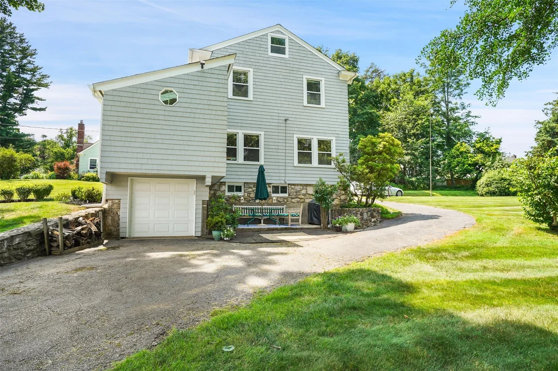 Photo of 4 East Drive