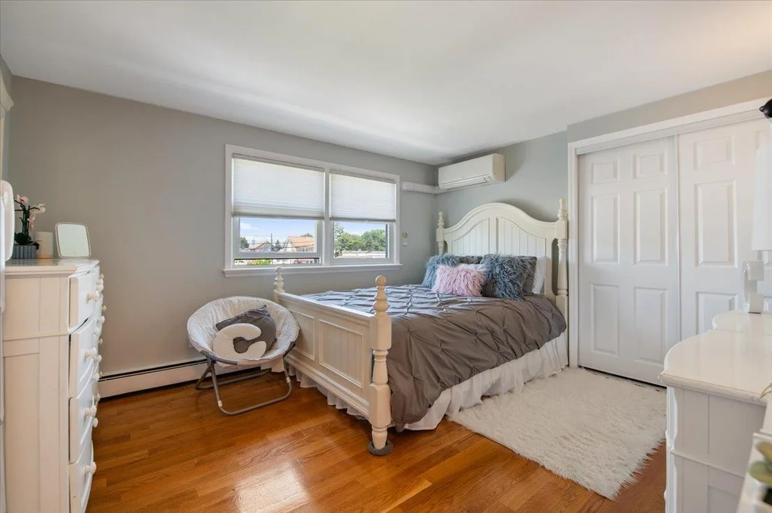 Photo of 918 Clay Street