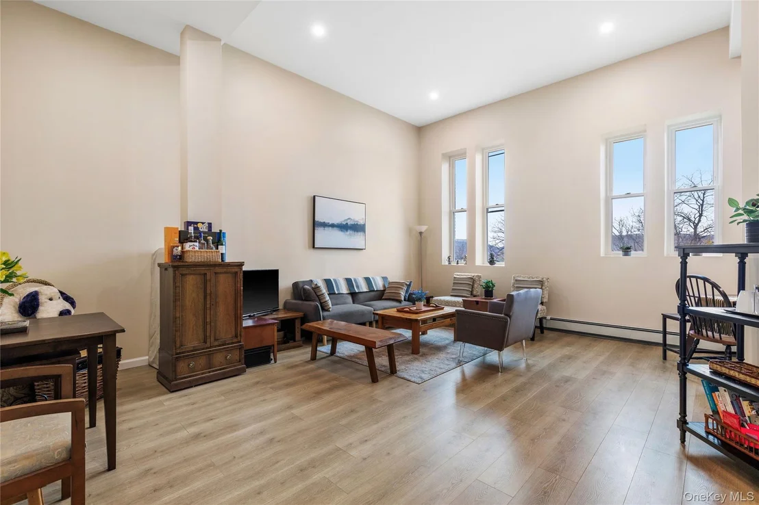 Photo of 16 Waterview Estate