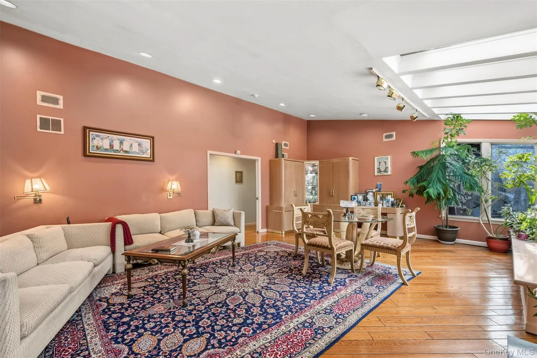 Photo of 8 Pine Drive