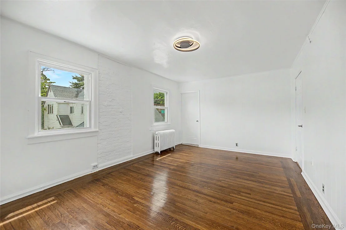 Photo of 25 Longmeadow Road