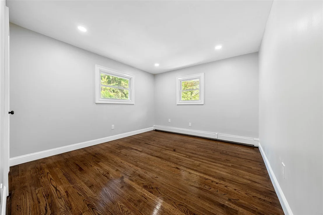 Photo of 38 Moffitt Boulevard