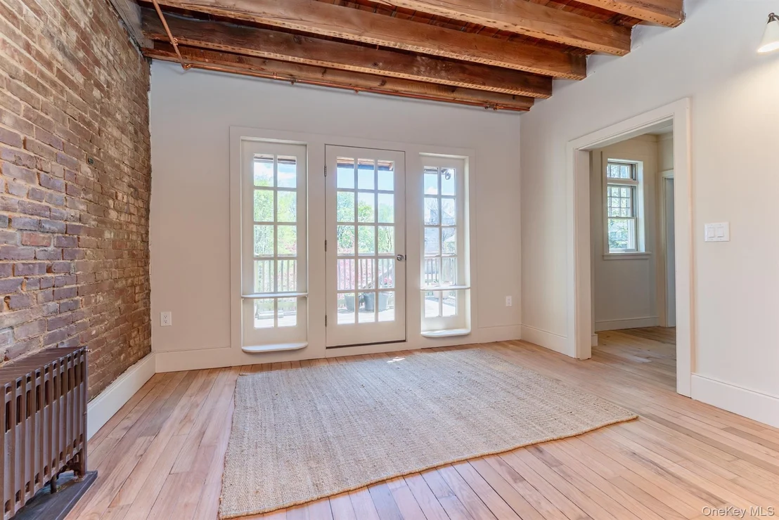 Photo of 72 Hunter Street