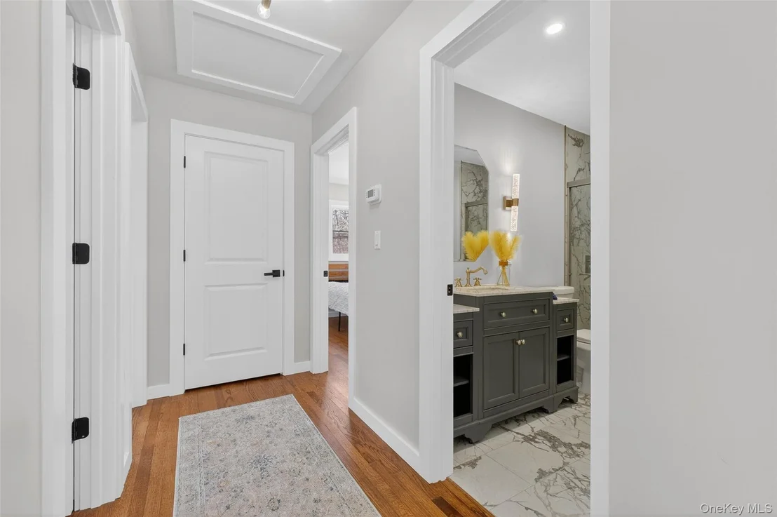 Photo of 74 Roosevelt Road