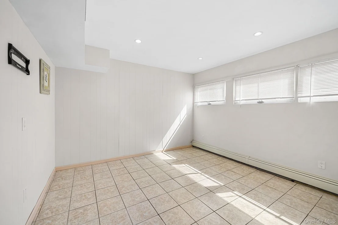 Photo of 116 Red Maple Drive N