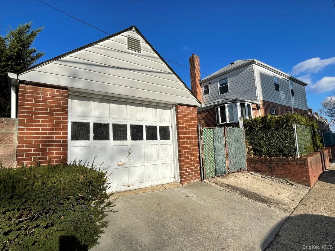 Photo of 6152 149th Street
