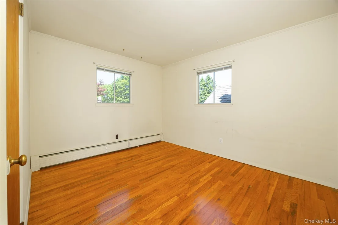 Photo of 22 Howland Avenue
