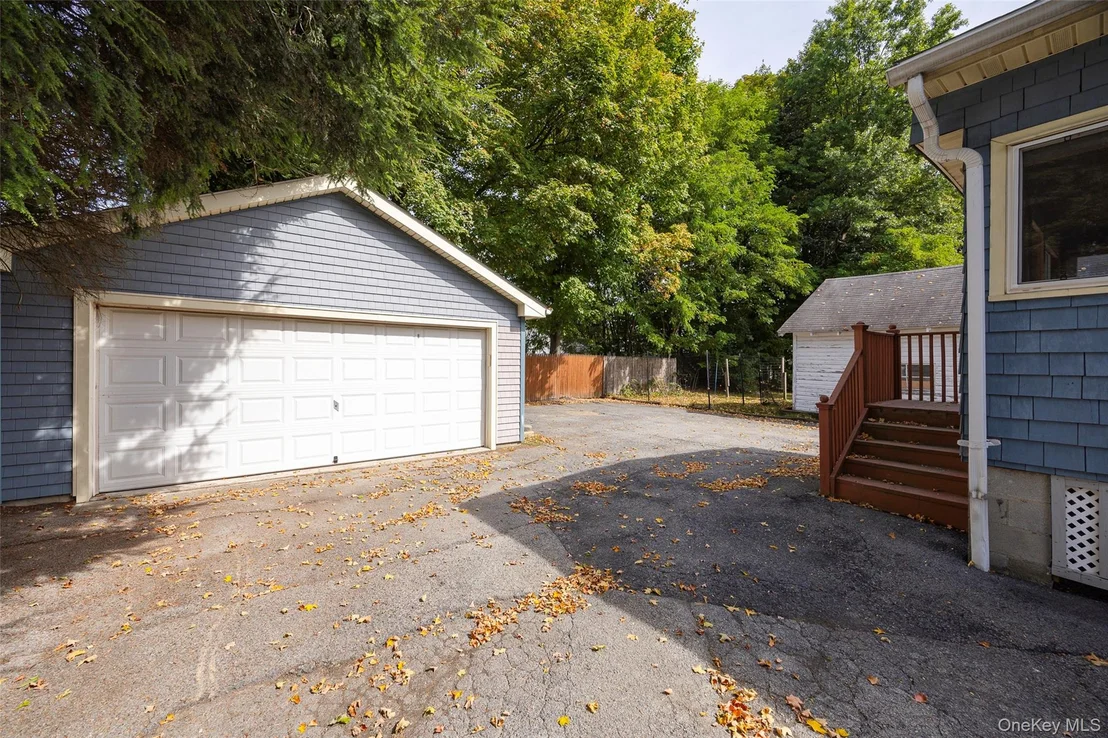 Photo of 290 Hooker Avenue