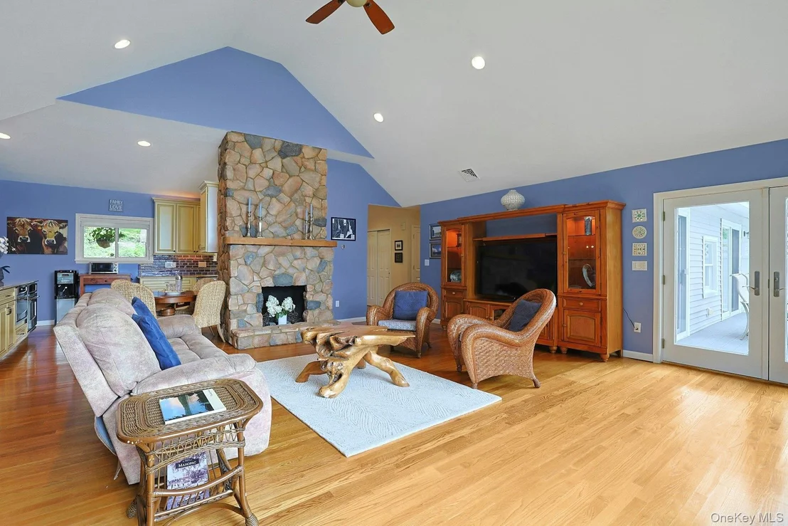 Photo of 11 Lakeside Road
