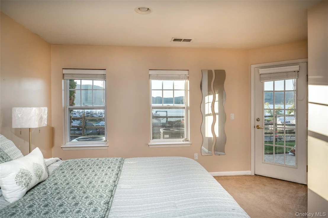 Photo of 214 Waterside Close